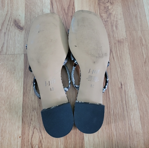 ‼️SOLD‼️Snake Print sandals - Picture 5 of 5